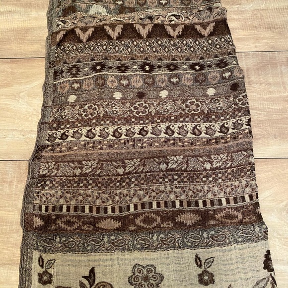 Scarf - Picture 2 of 2